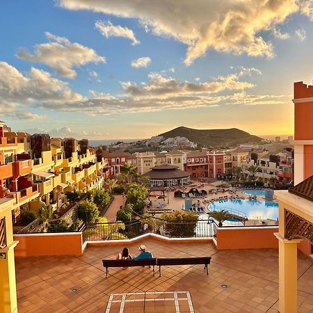 Sunny Apartment & Heated Pool Лос Кристианос Экстерьер фото