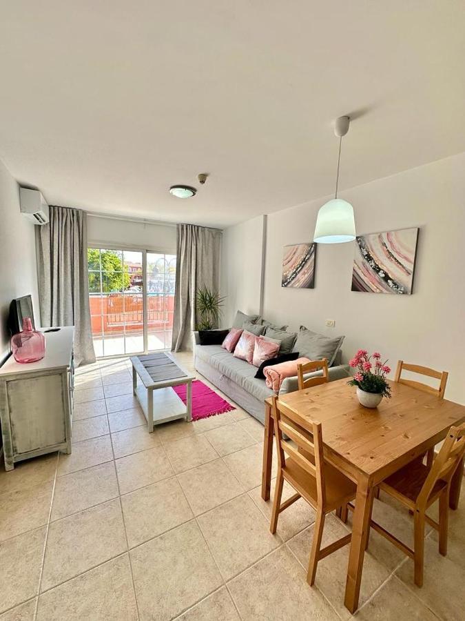 Sunny Apartment & Heated Pool Лос Кристианос Экстерьер фото