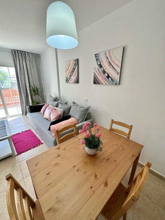 Sunny Apartment & Heated Pool Лос Кристианос Экстерьер фото